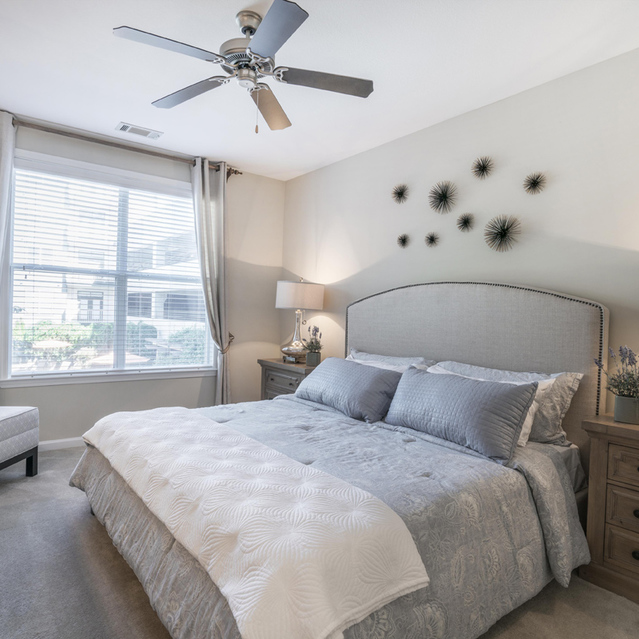 Drift Dunwoody - Spacious Bedroom with Ceiling Fan
