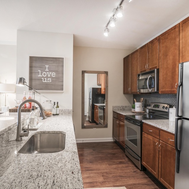 Drift Dunwoody - Fully Furnished Kitchen with Cabinetry