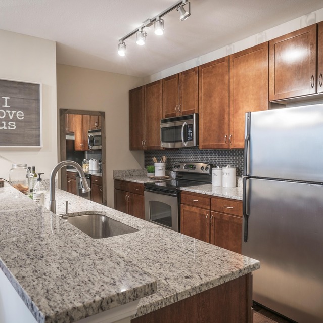 Drift Dunwoody - Fully Furnished Kitchen with Cabinetry
