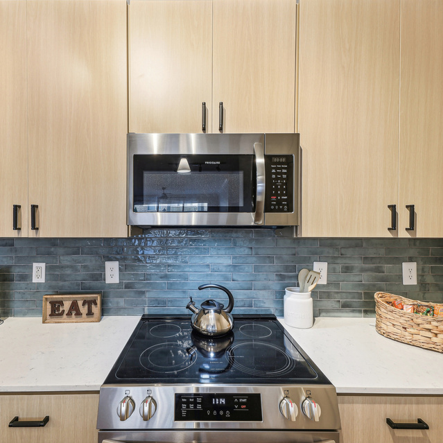 Drift Dunwoody - Renovated Apartments in Dunwoody, GA - Kitchen